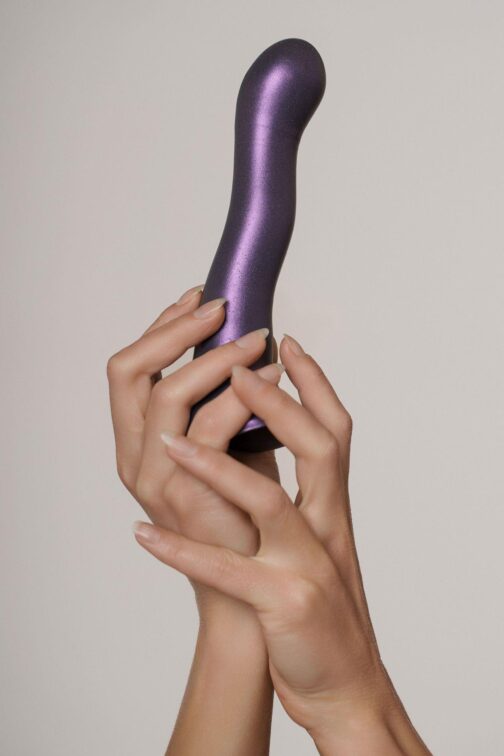 ultra soft silicone curvy g spot dildo 7 17 6